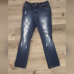 Great pair of Wanna Betta Butt high rise jeans.